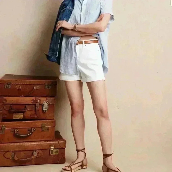 Banana Republic Girlfriend Denim Short - Picture 1 of 7